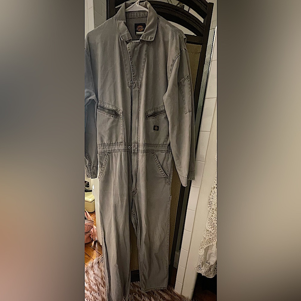 Medium/Lg Men’s Dickies overalls